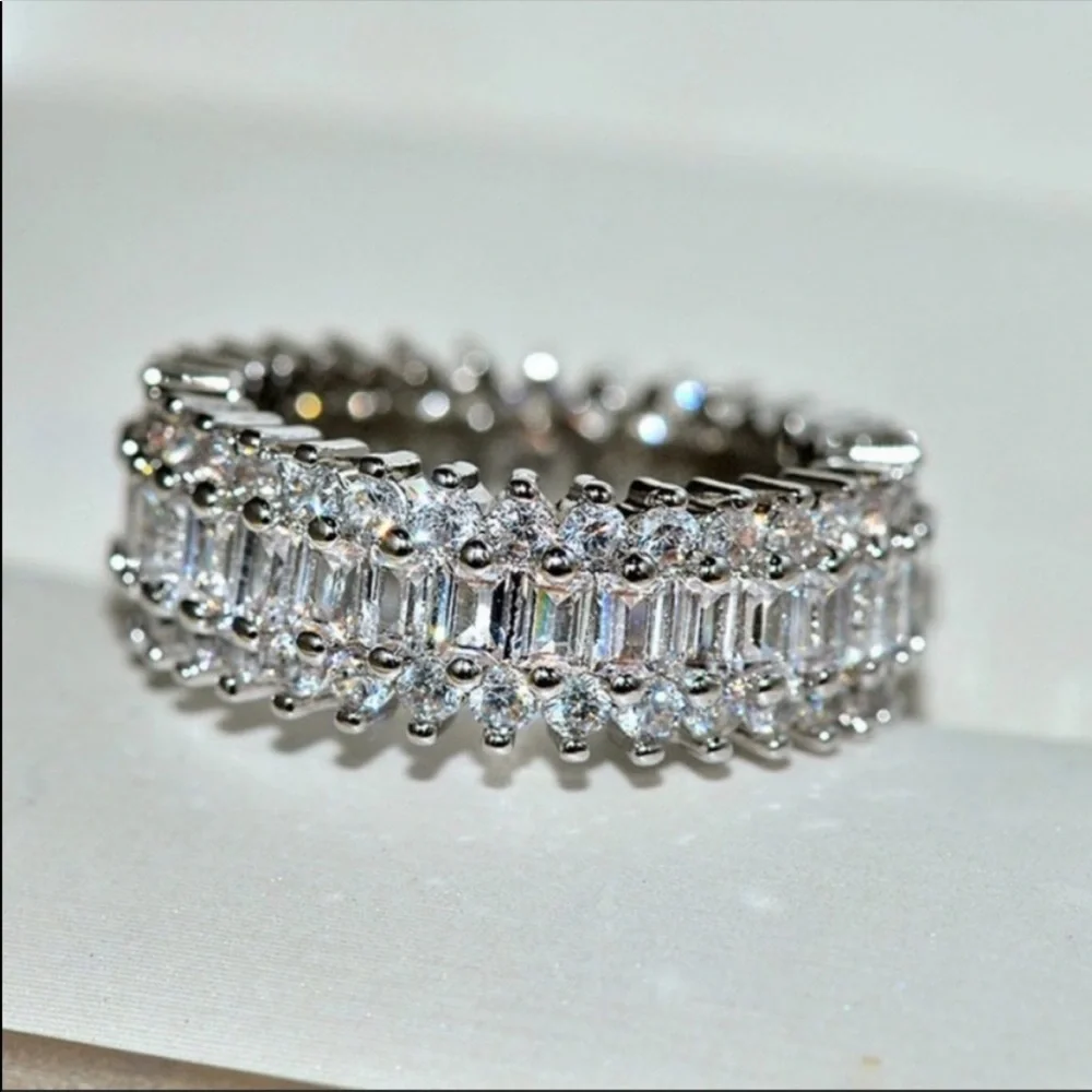 💯 NEW BAGGAGE 925 STERLING SILVER DIAMOND RING, CUTE RING, SHINY RING. - Picture 5 of 7